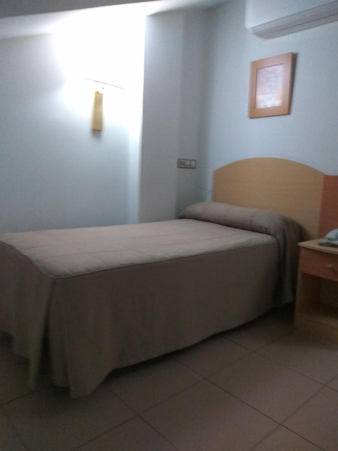 Hostal El Arco Mejorada Del Campo Eksteriør billede
