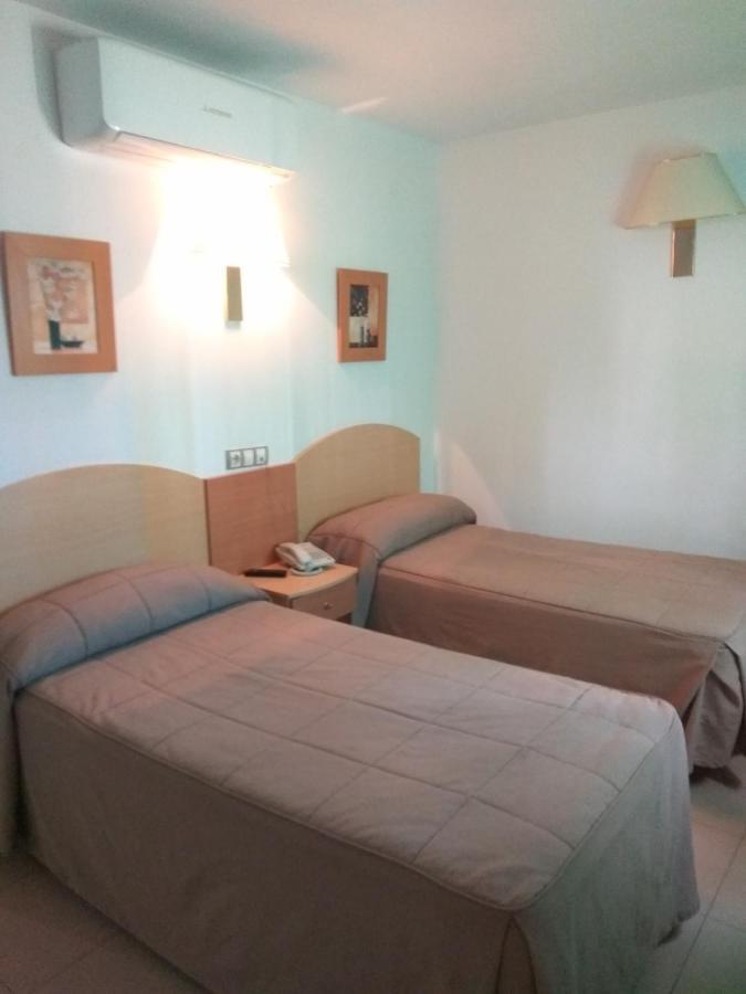 Hostal El Arco Mejorada Del Campo Eksteriør billede
