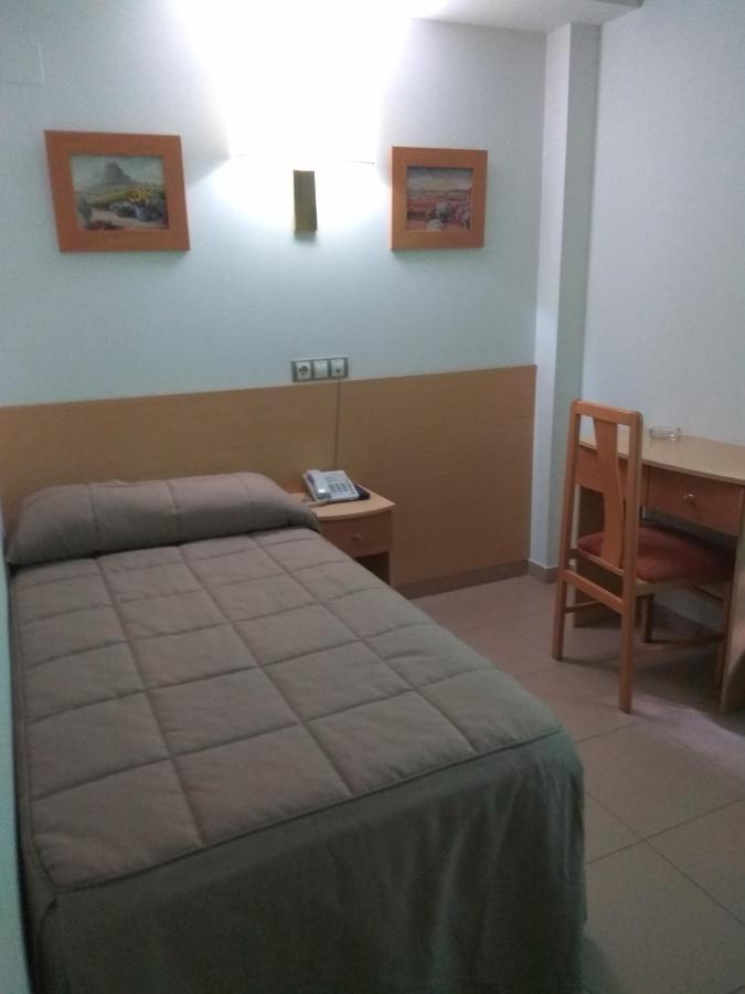 Hostal El Arco Mejorada Del Campo Eksteriør billede