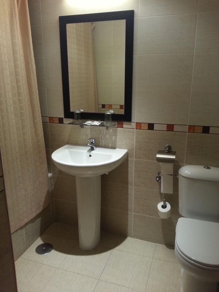 Hostal El Arco Mejorada Del Campo Eksteriør billede